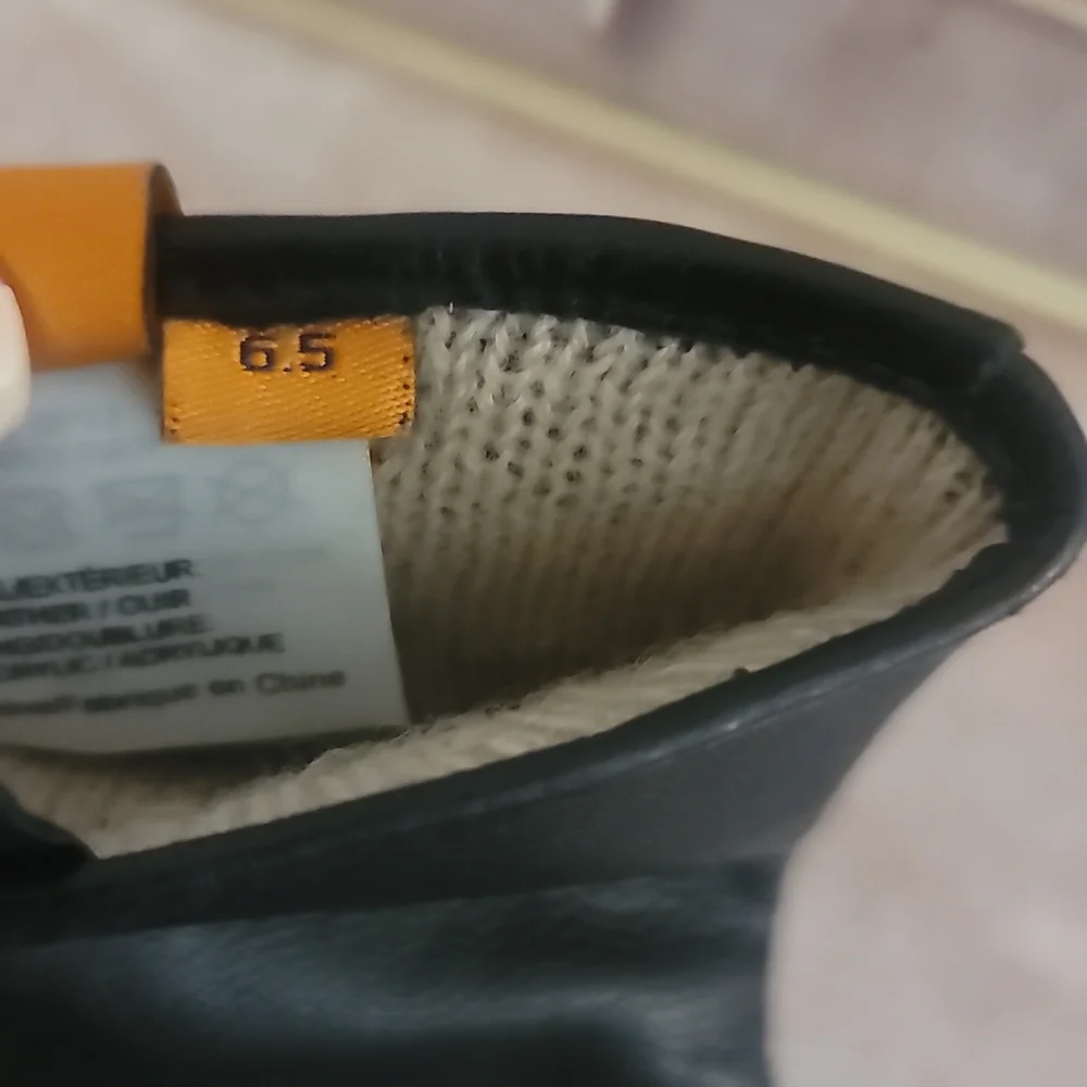 Authentic Tory burch womans gloves - Picture 6 of 6